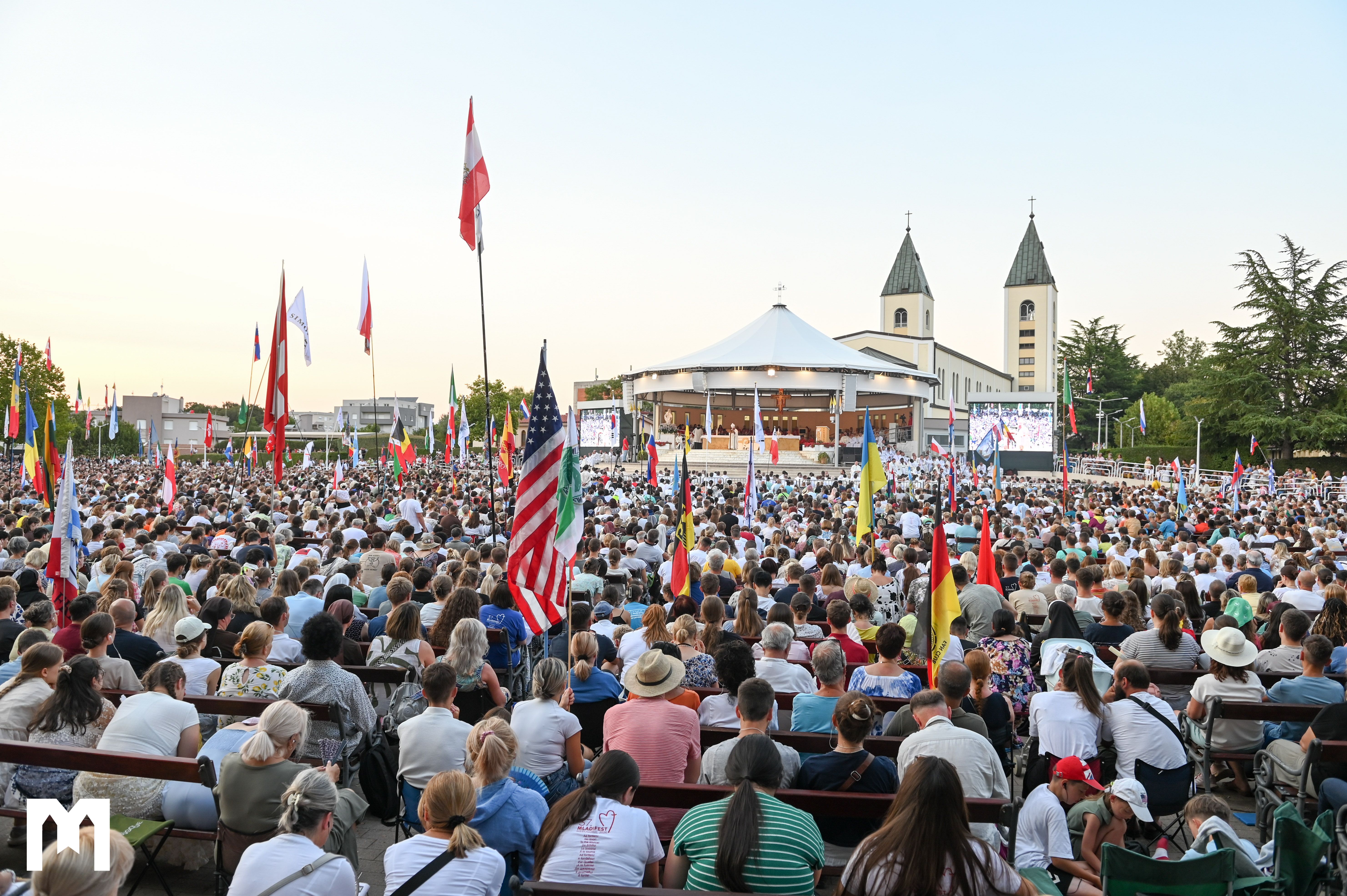 Quarto giorno del 37° Festival Internazionale dei Giovani Arcivescovo Aldo Cavalli: “Medjugorje è un giardino ricolmo di frutti di grazia, di pace, di fede…”