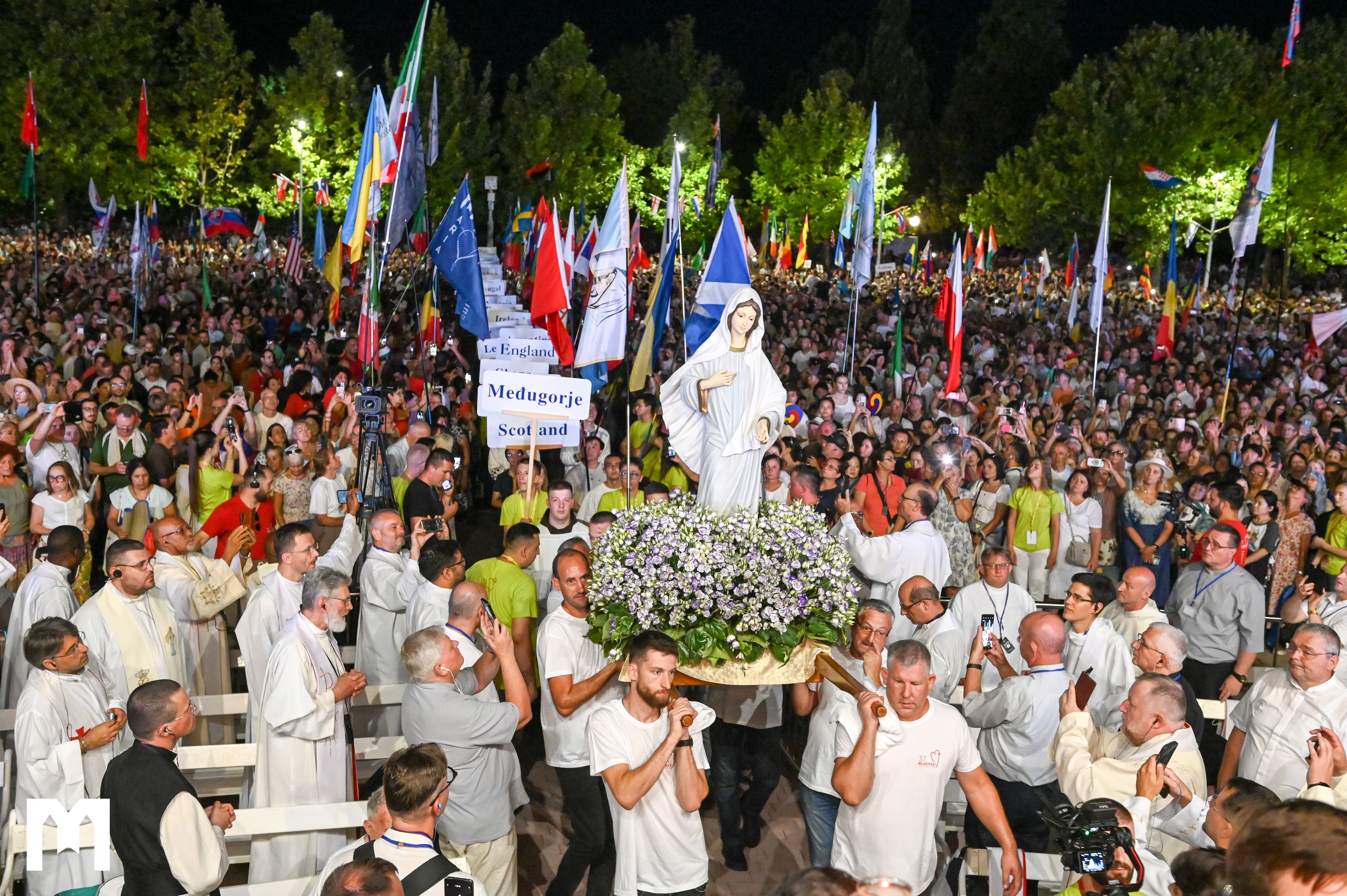  Drugi dzień 37. Mladifestu – „Pójdźmy do źródła, tam woda jest czysta, tam jest cisza, tam jest pokój”