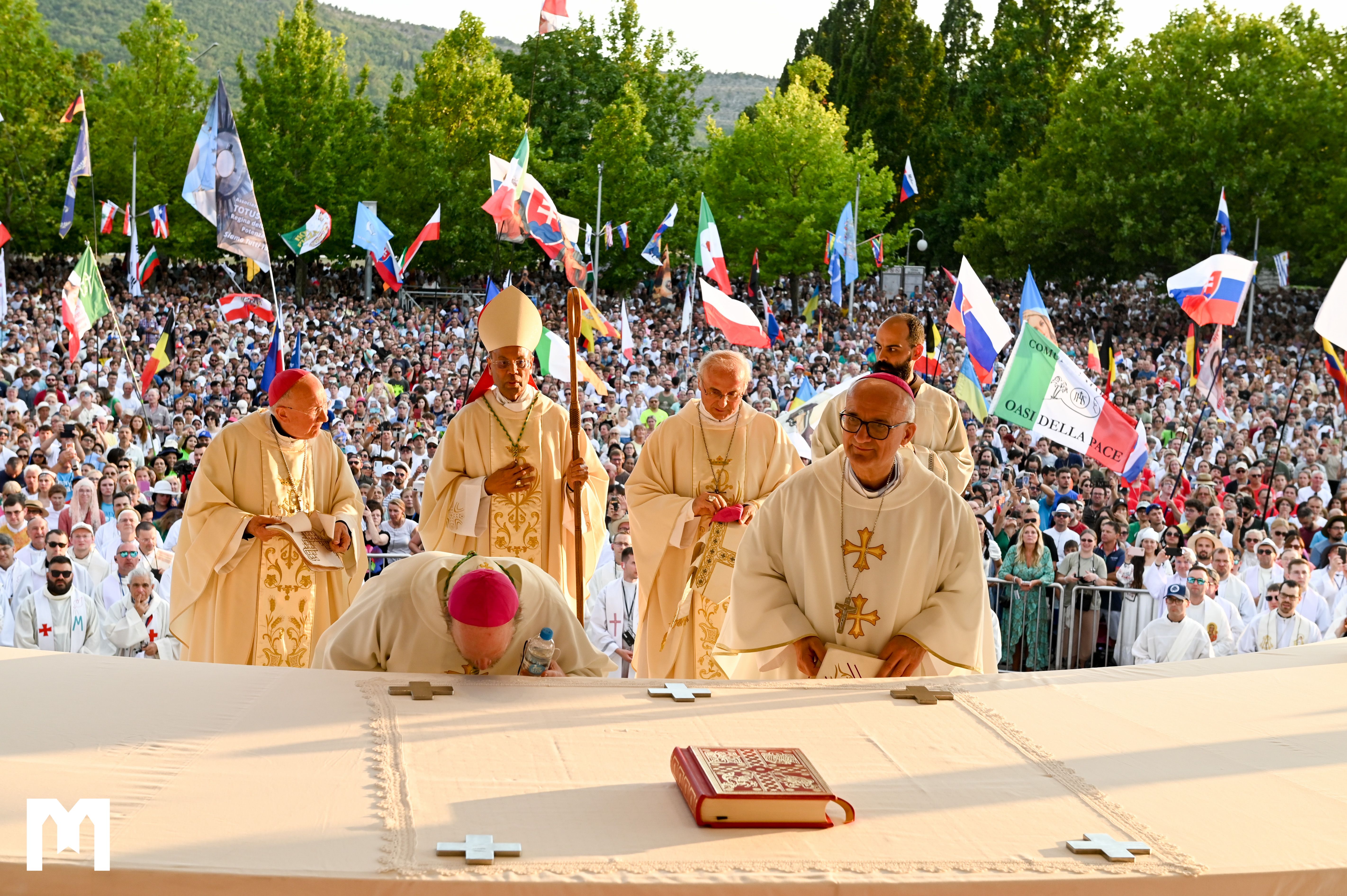 Počeo 37. Mladifest – Nuncij Chullikatt: Papa vas potiče da ne pristajete na prolaznu sreću