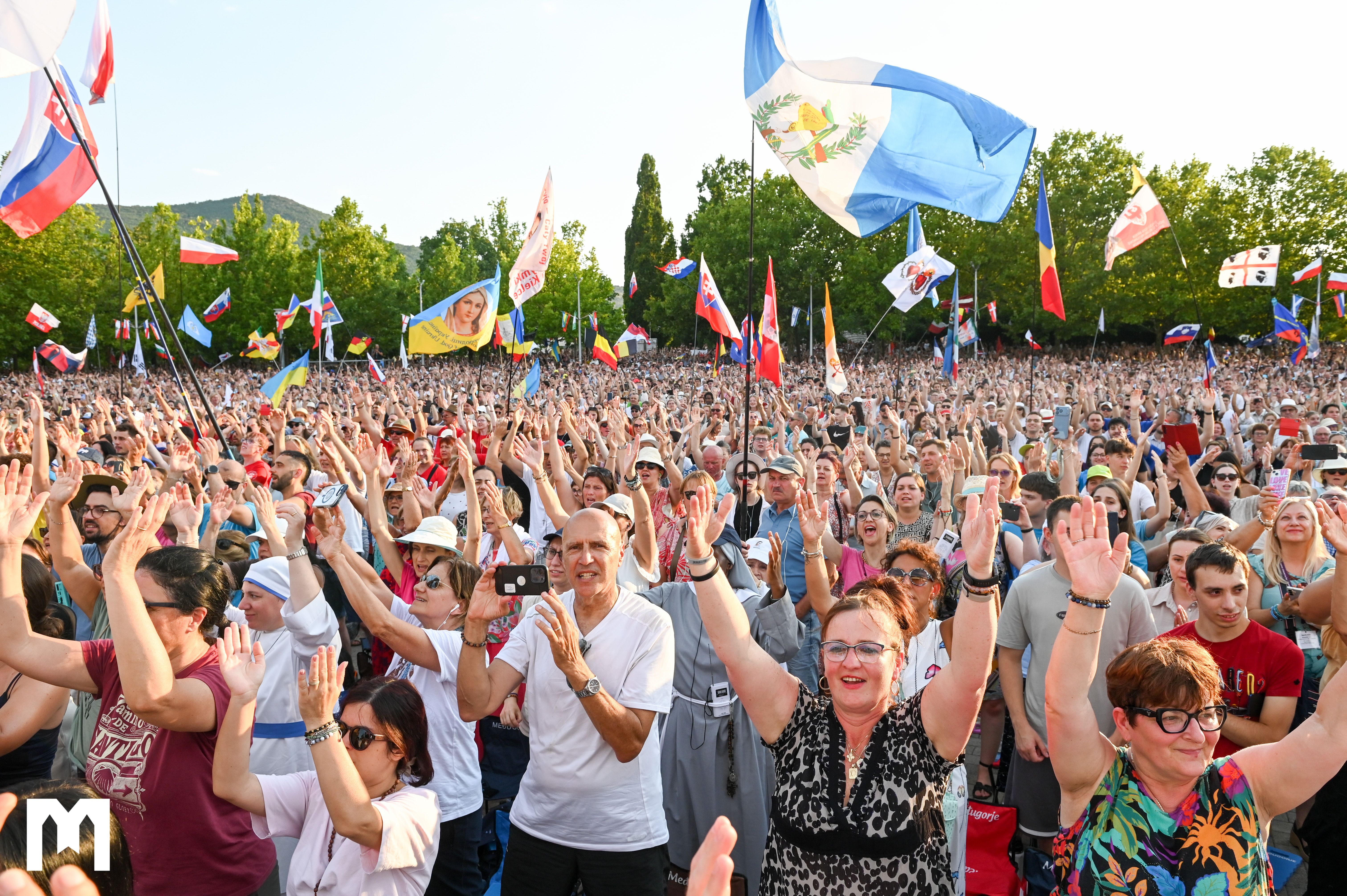 Počeo 37. Mladifest – Nuncij Chullikatt: Papa vas potiče da ne pristajete na prolaznu sreću