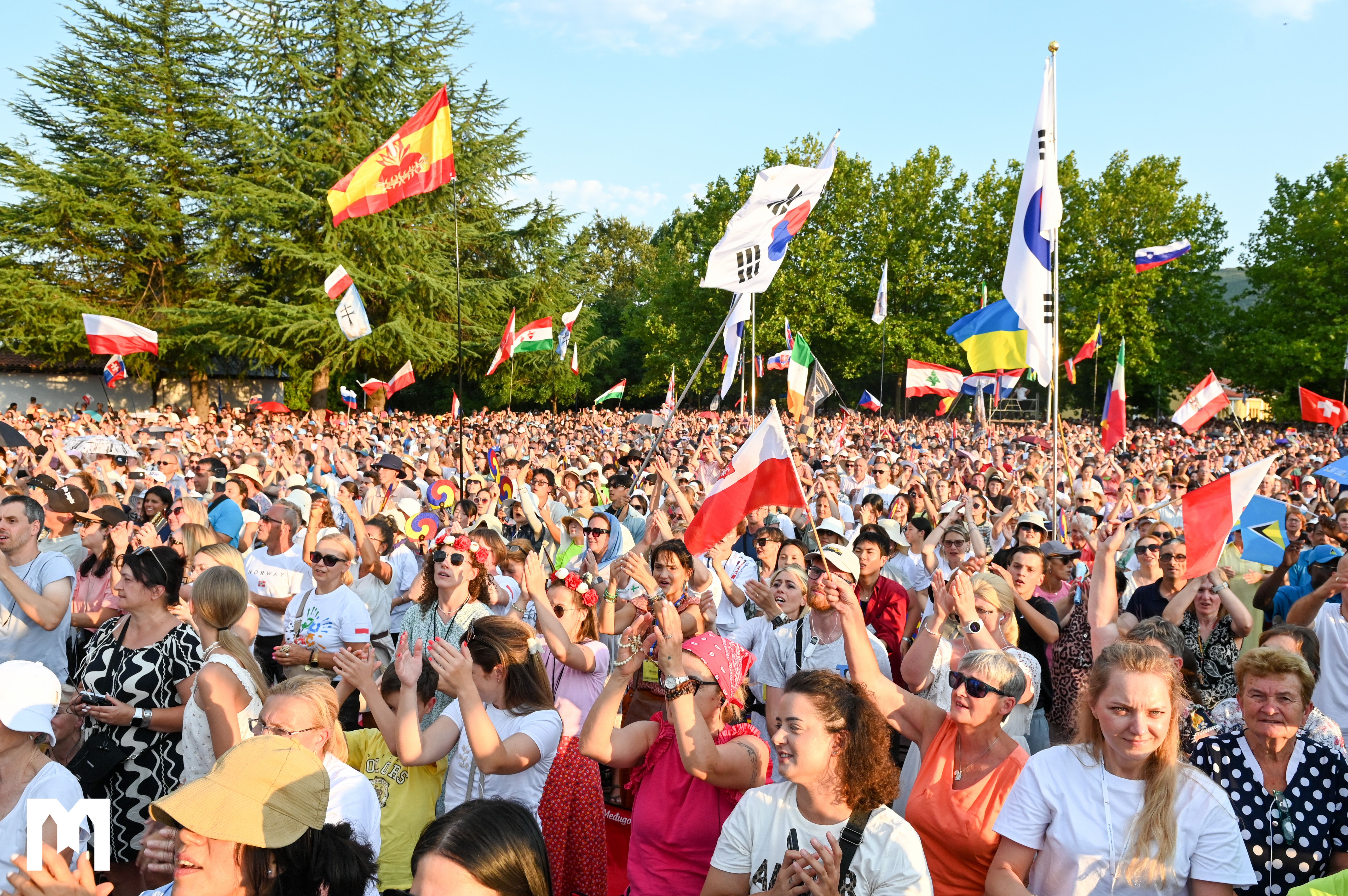 Počeo 37. Mladifest – Nuncij Chullikatt: Papa vas potiče da ne pristajete na prolaznu sreću