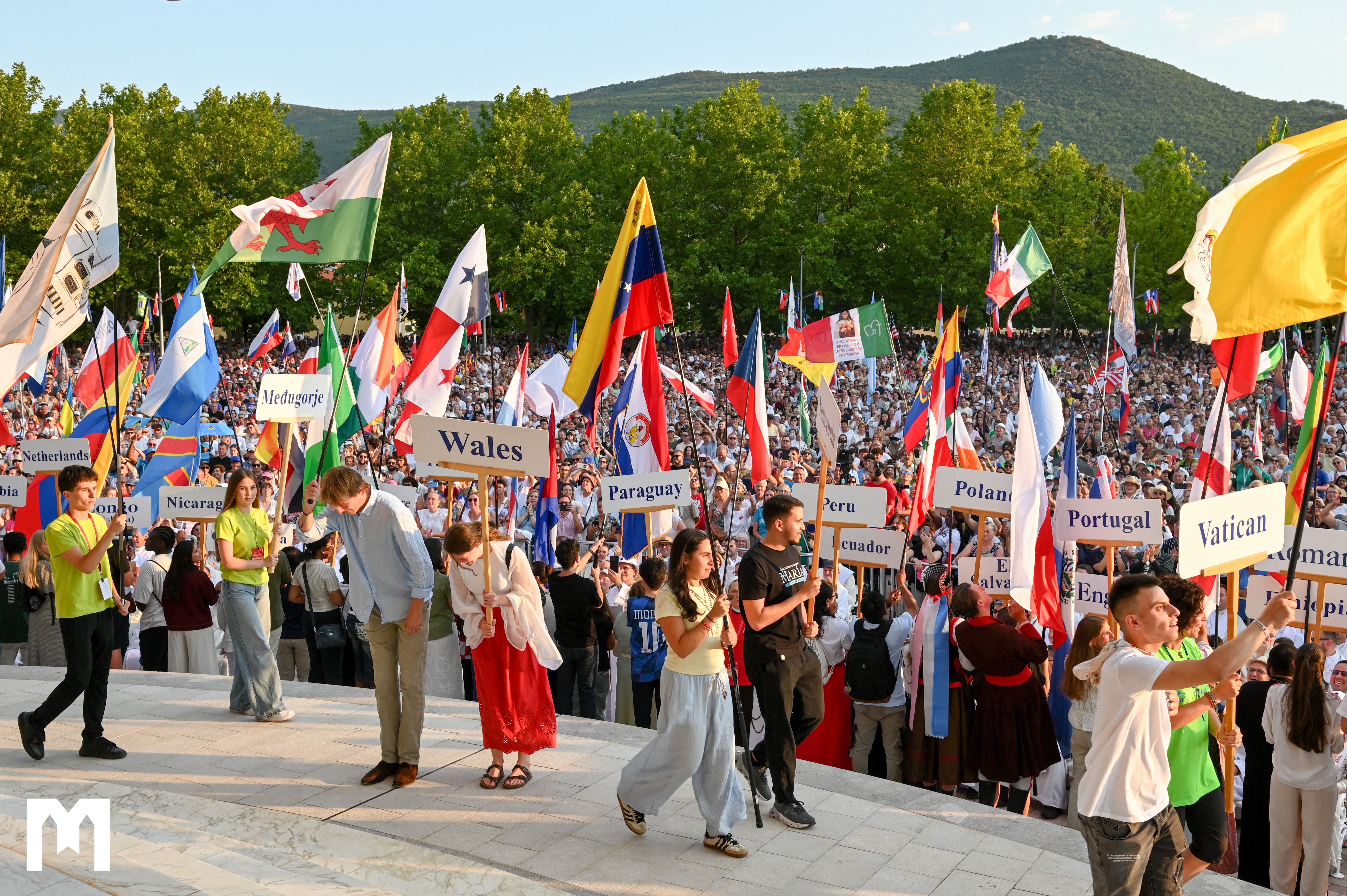 Počeo 37. Mladifest – Nuncij Chullikatt: Papa vas potiče da ne pristajete na prolaznu sreću