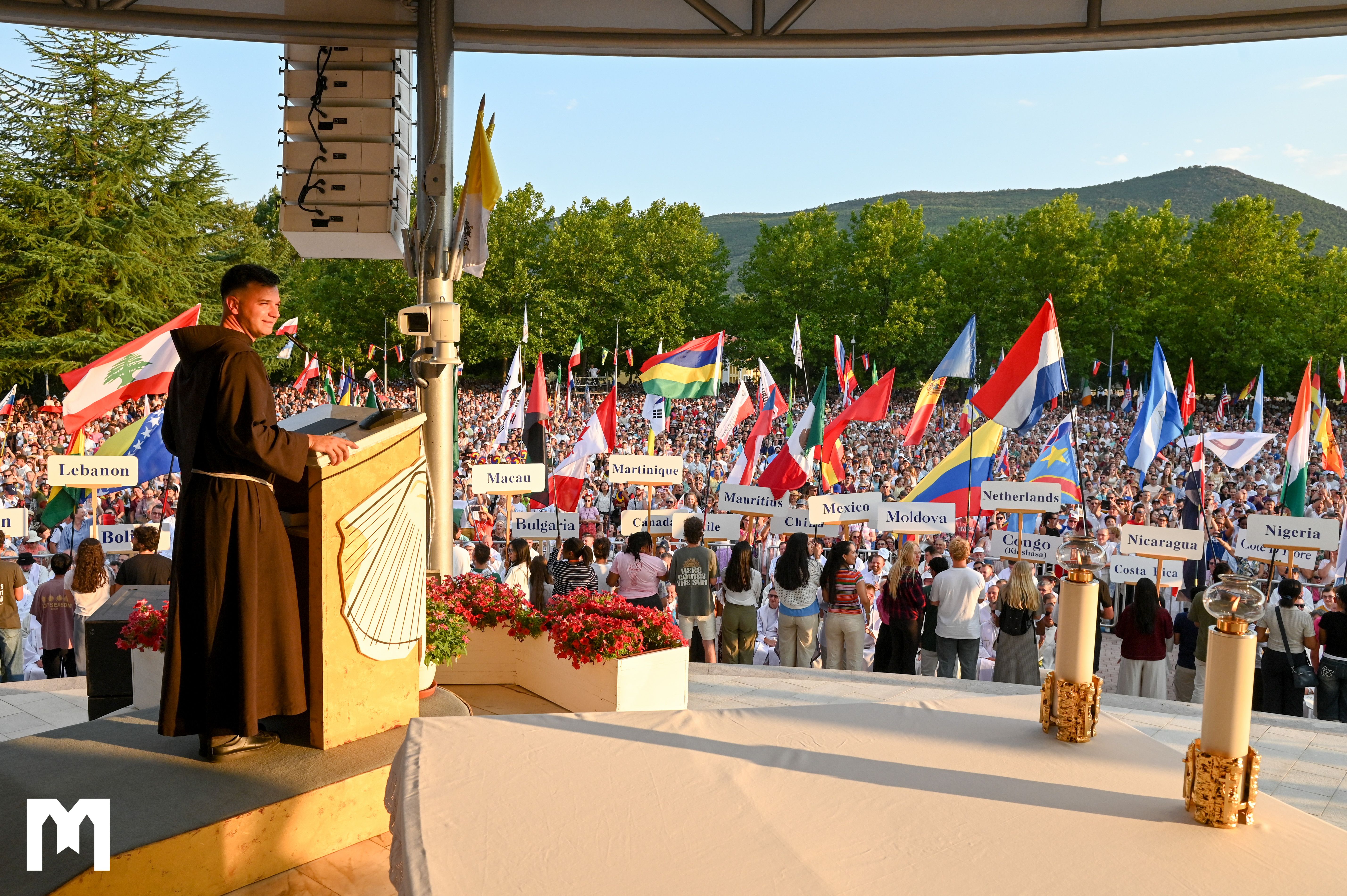 Počeo 37. Mladifest – Nuncij Chullikatt: Papa vas potiče da ne pristajete na prolaznu sreću