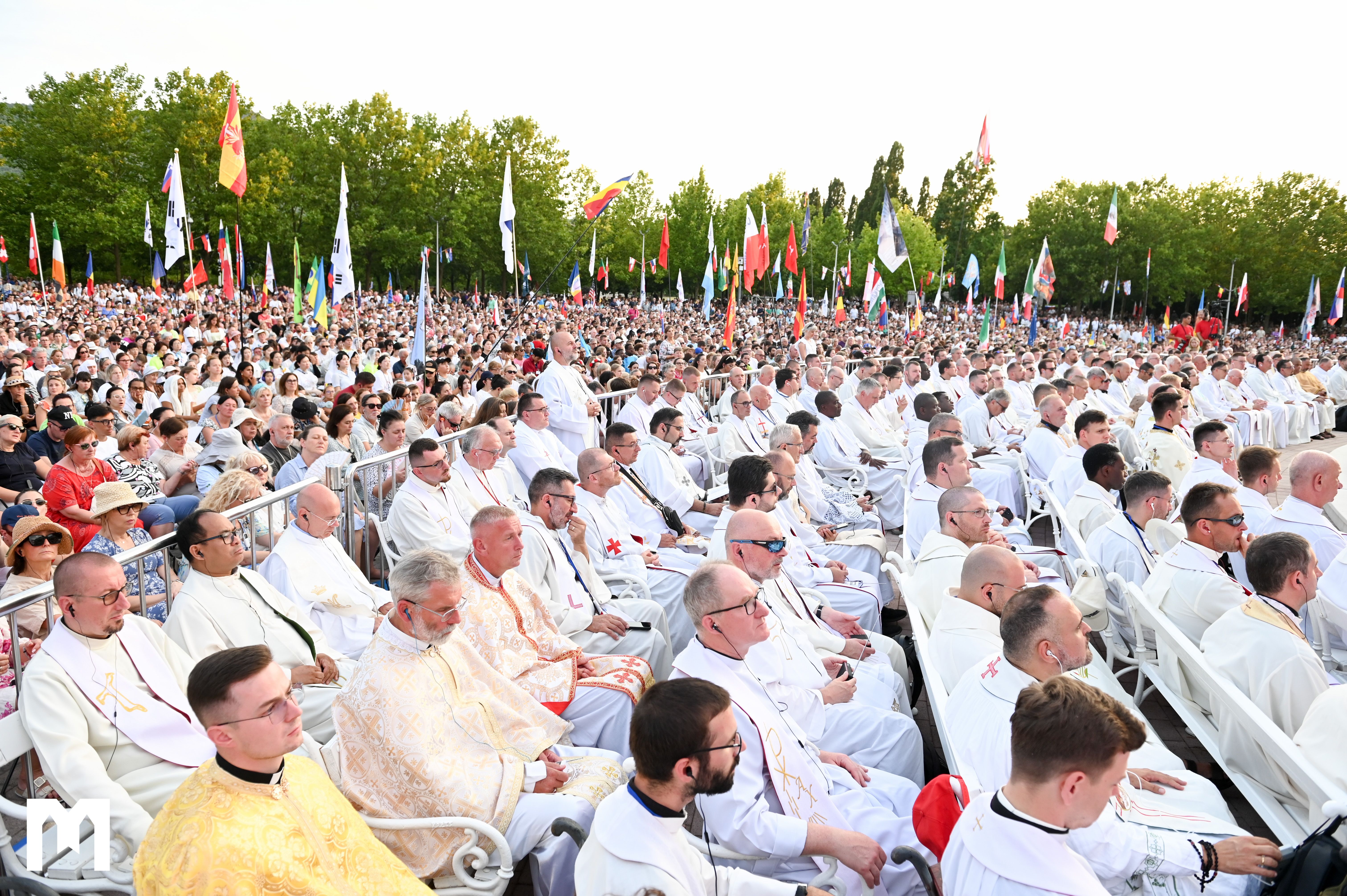 Počeo 37. Mladifest – Nuncij Chullikatt: Papa vas potiče da ne pristajete na prolaznu sreću
