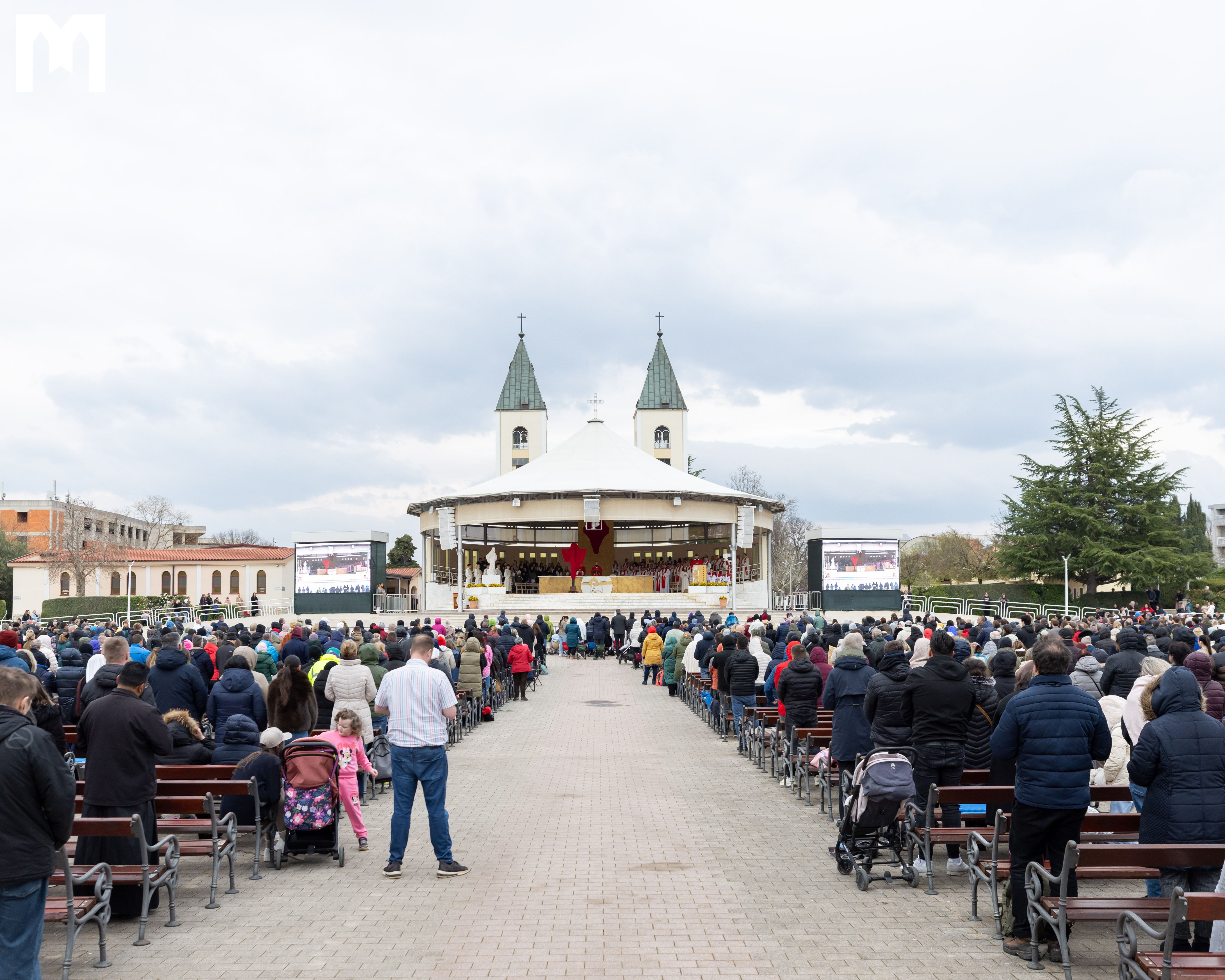 Venerdì Santo a Medjugorje – Dalla croce nasce una speranza che non svanisce mai
