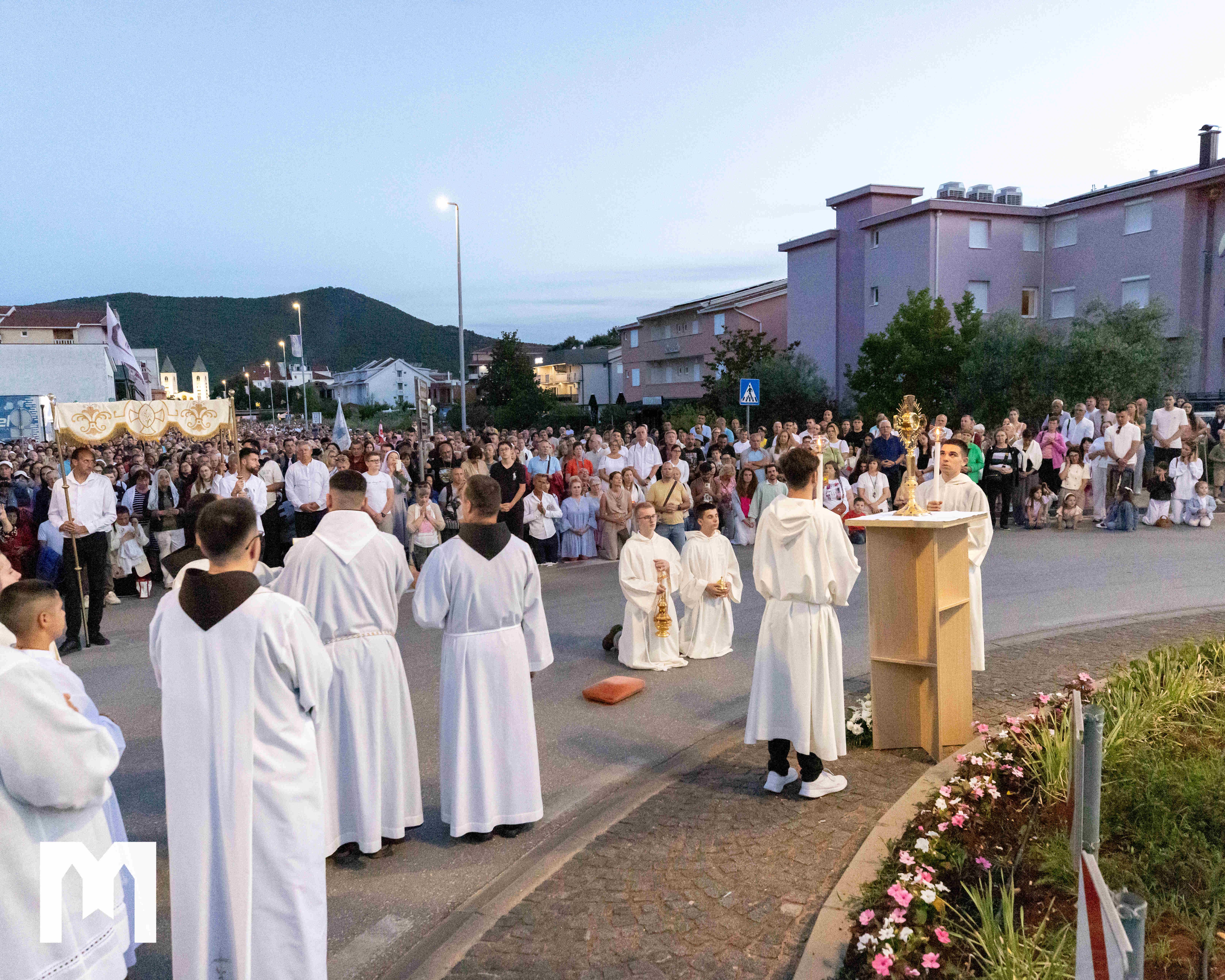 FOTO: Processione del Corpus Domini con il Santissimo Sacramento per le vie di Medjugorje